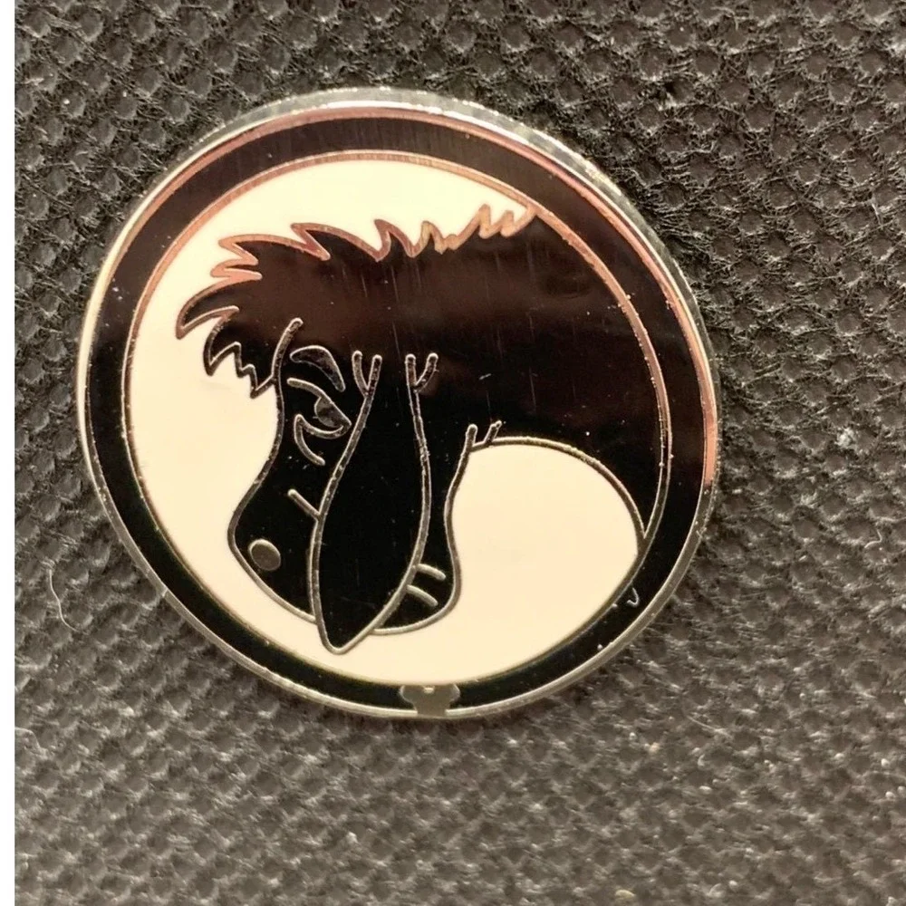2009 Winnie the pooh Eeyore disney pin silhouette Hidden Mickey Set
